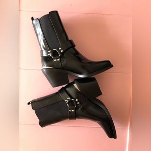 Urban outfitters black boot 6